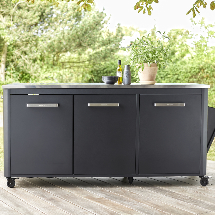 To browse the Venia store,