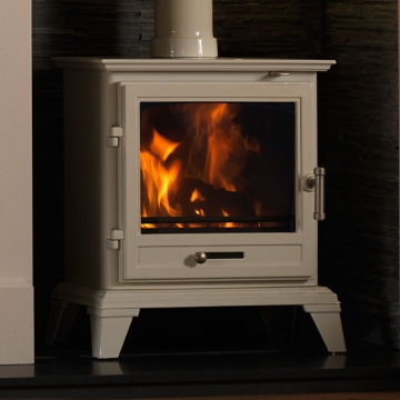 Classic 8 Ecodesign wood stove, warm white enamel