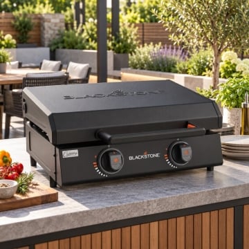 Blackstone 22" Tabletop Griddle with Hood, Black