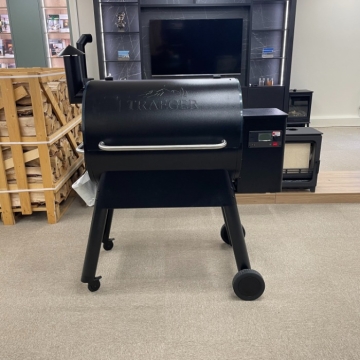 (slightly Damaged) Traeger Pro D2 575 Wood Pellet Grill