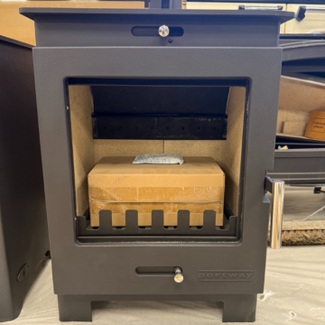 (Slightly Damaged) Portway Arundel 4.9kW Multi-Fuel / Wood Burning Stove