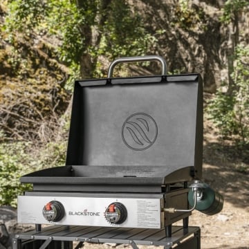 Blackstone 22" Tabletop Griddle with Hood Blackstone 22" Tabletop Griddle with Hood