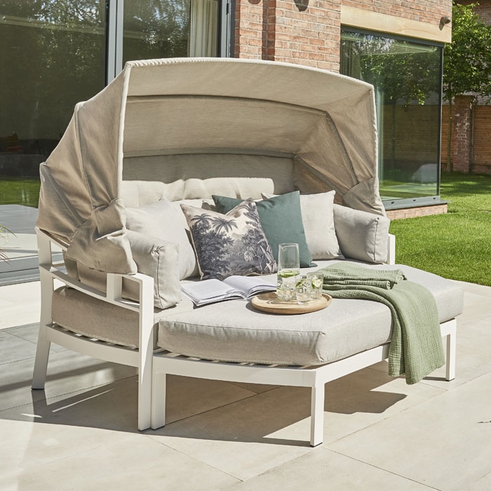 Norfolk Leisure Handpicked Titchwell Day Bed Norfolk Leisure Handpicked Titchwell Day Bed