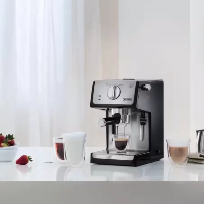 Delonghi Compact Traditional Espresso Coffee Machine, Lifestyle