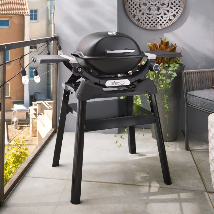 Weber Q1200N Gas BBQ with Stand