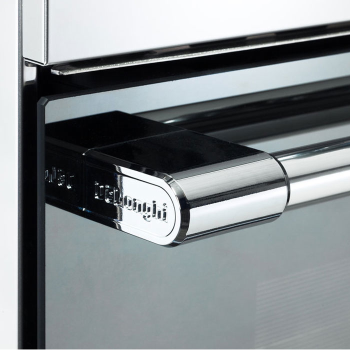 To browse the Venia store,