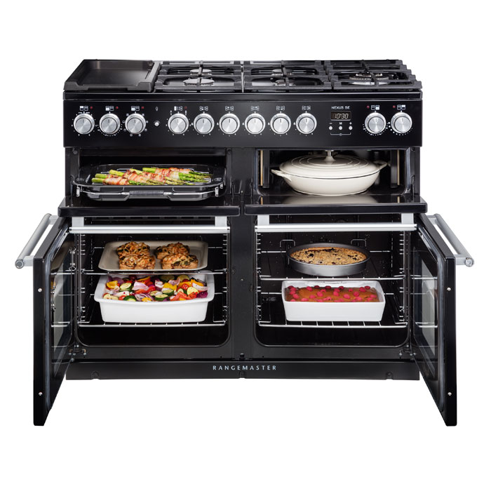 Range cooker with store plate warmer
