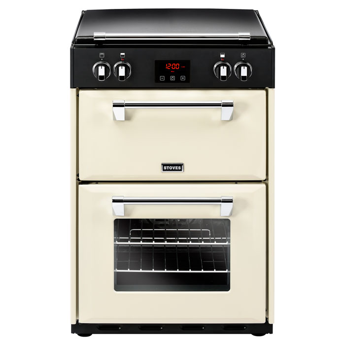 Freestanding oven with clearance induction hob